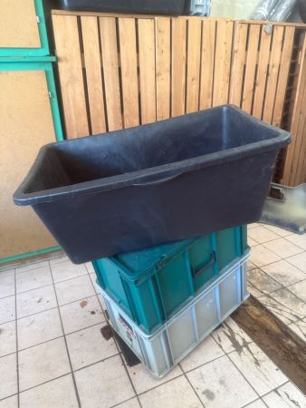 Schwarze Mulde Kunststoff gebraucht ca. 70 Liter