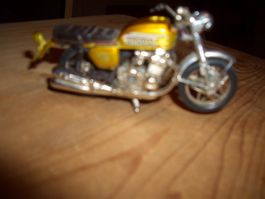 Honda Motorrad Modell goldfarben guter Zustand
