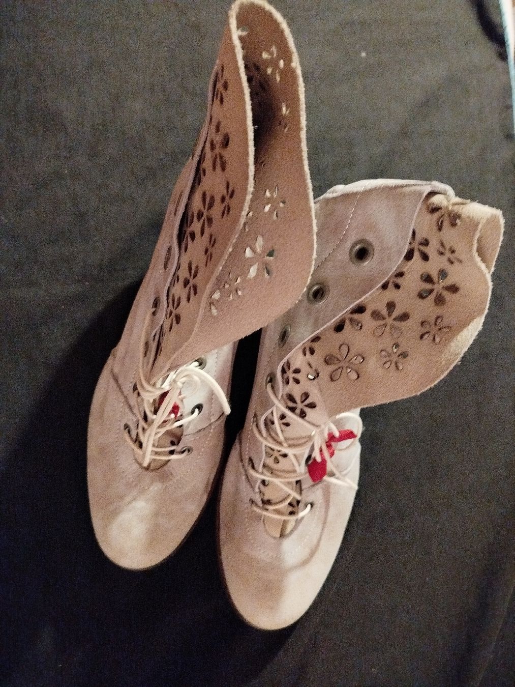Damenschuhe: bottines DKODE fleuries – Gebraucht aus Sonvilier von lesW