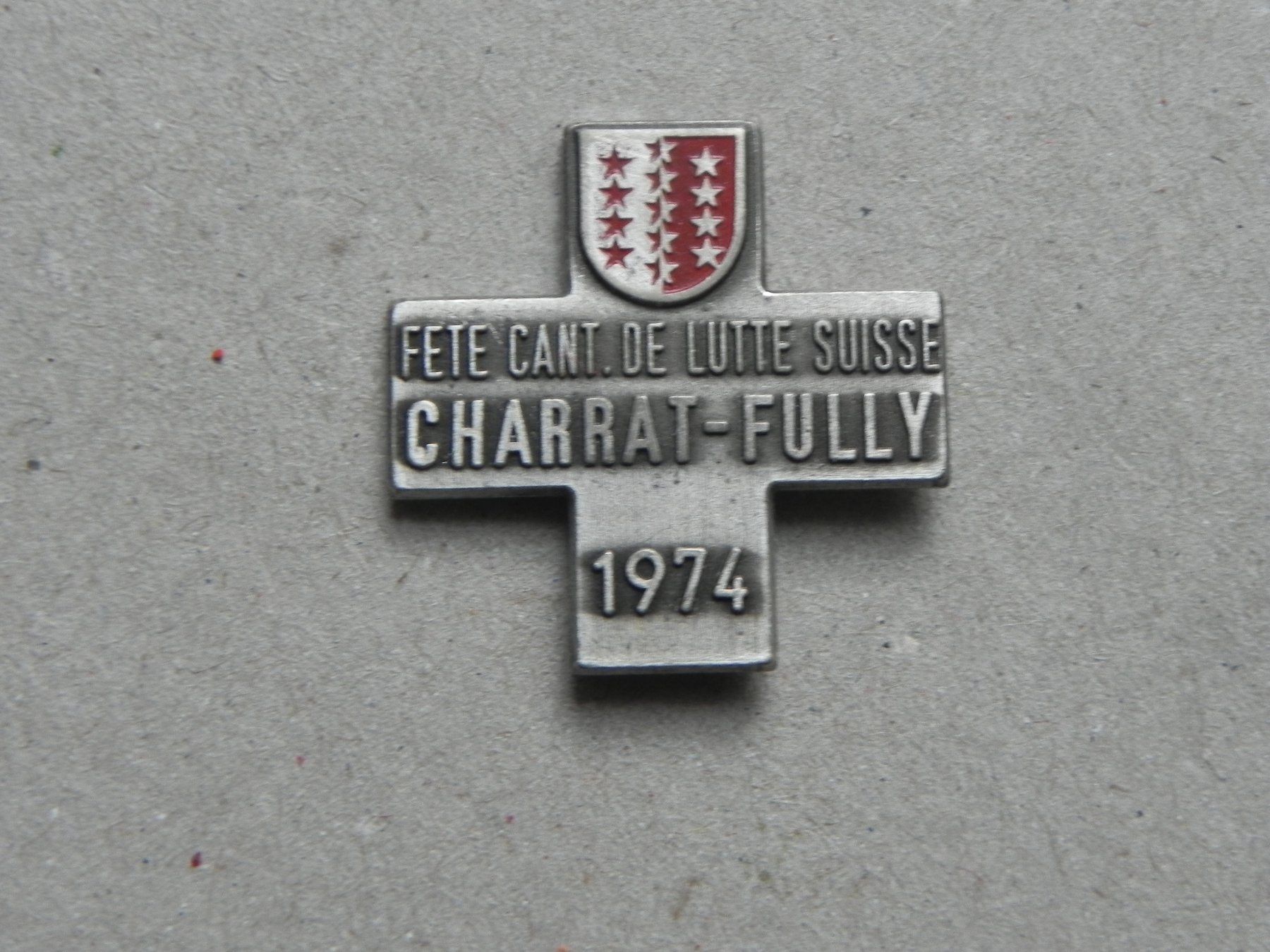 Plaquettes & Badges: Abzeichen Romande Schwingfest Schwingen Charrat Fully VS 74 – D'occasion à Siebnen par krimsie