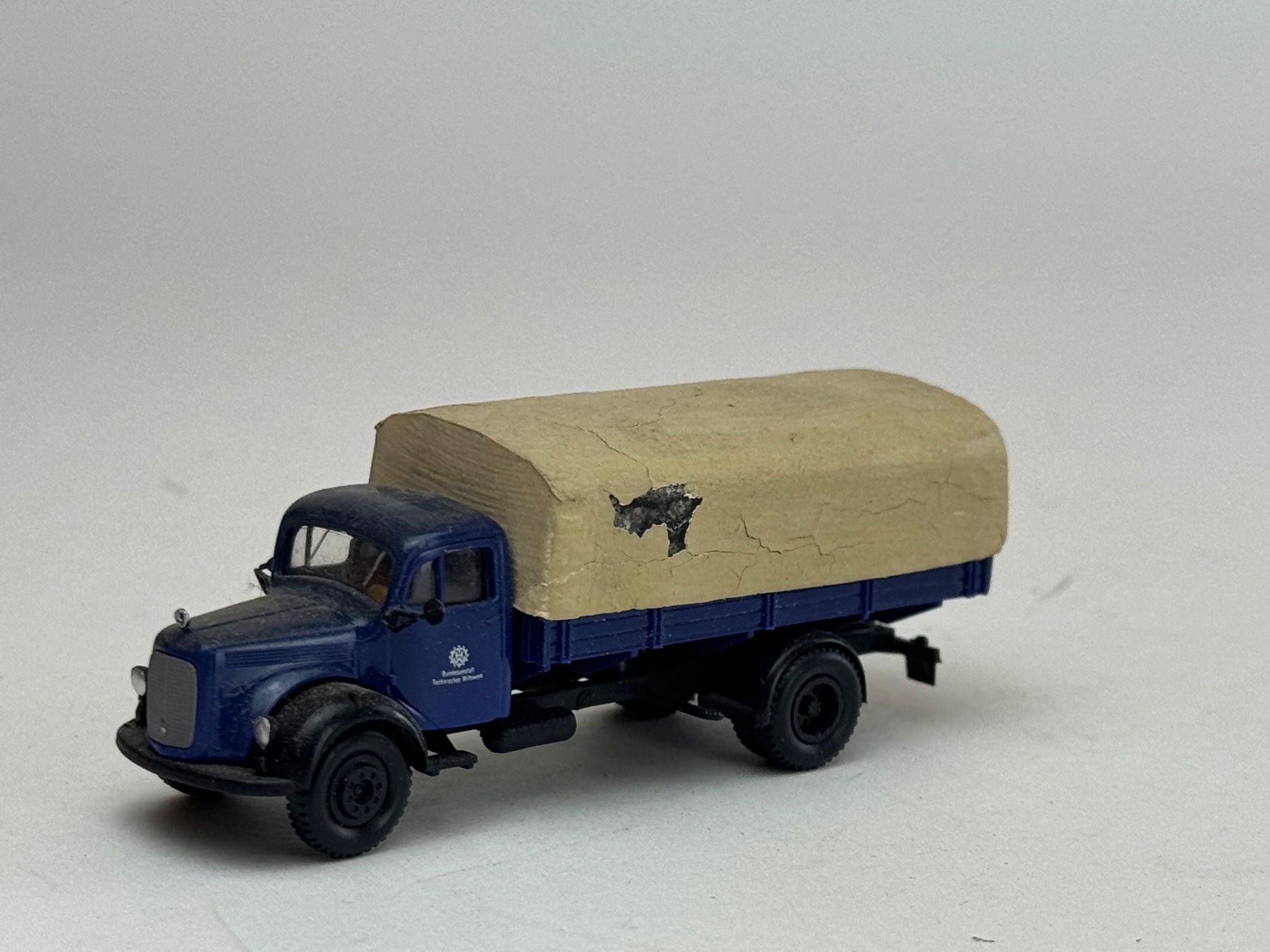 Brekina Modellini d'auto: GB5- Brekina Mercedes THW Pritsche – Usato da Elm venduto da Wikmtz