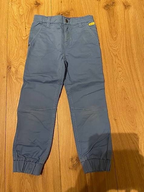Pantalons: Hosen von Steiff in hellblau Gr. 116 – D'occasion à Pfäffikon Sz par alar