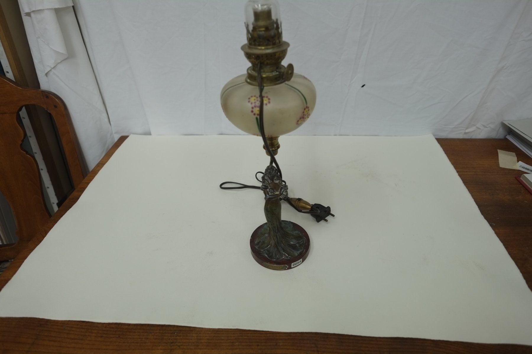 Figuren: Lampe avec statuette – Gebraucht aus Puidoux von tasbiencompris 2