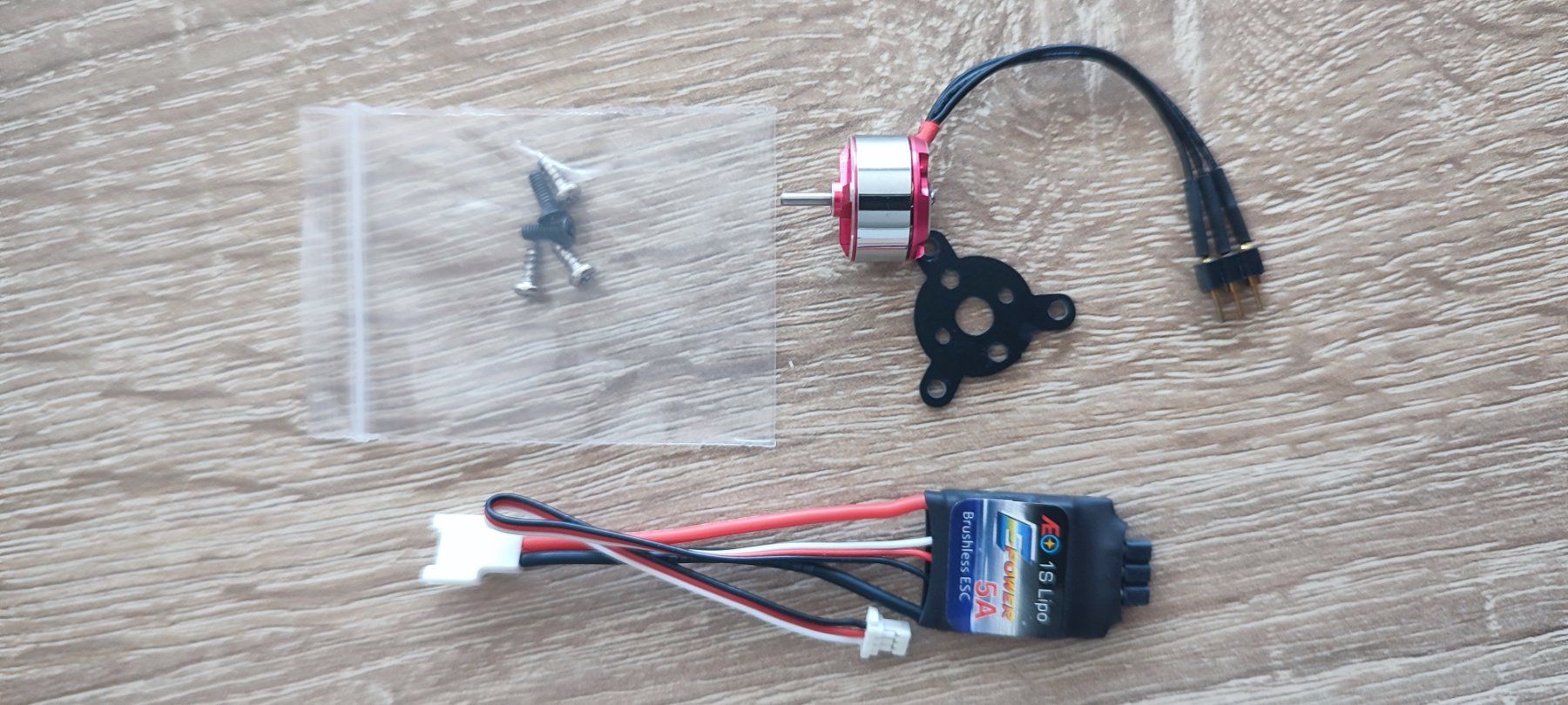 Modellismo RC: Mini Brushless Motor und 5A Regler Set – Nuovo e nell'imballaggio originale da Niederglatt ZH venduto da KIGA04
