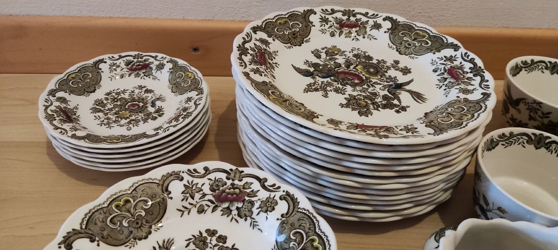 Set di piatti: Staffordshire England Windsor – Usato da Schongau venduto da Retro_Shop 2