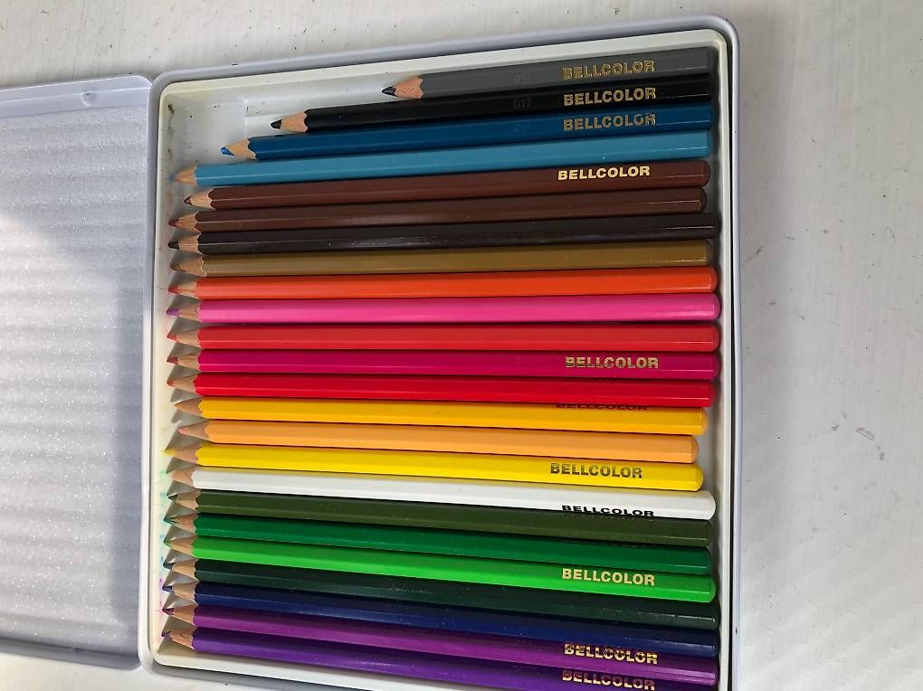 Matite, matite colorate & gessi: Belle boîte crayons de couleur utilisé  – Usato da Vessy venduto da rom_v7x6 2