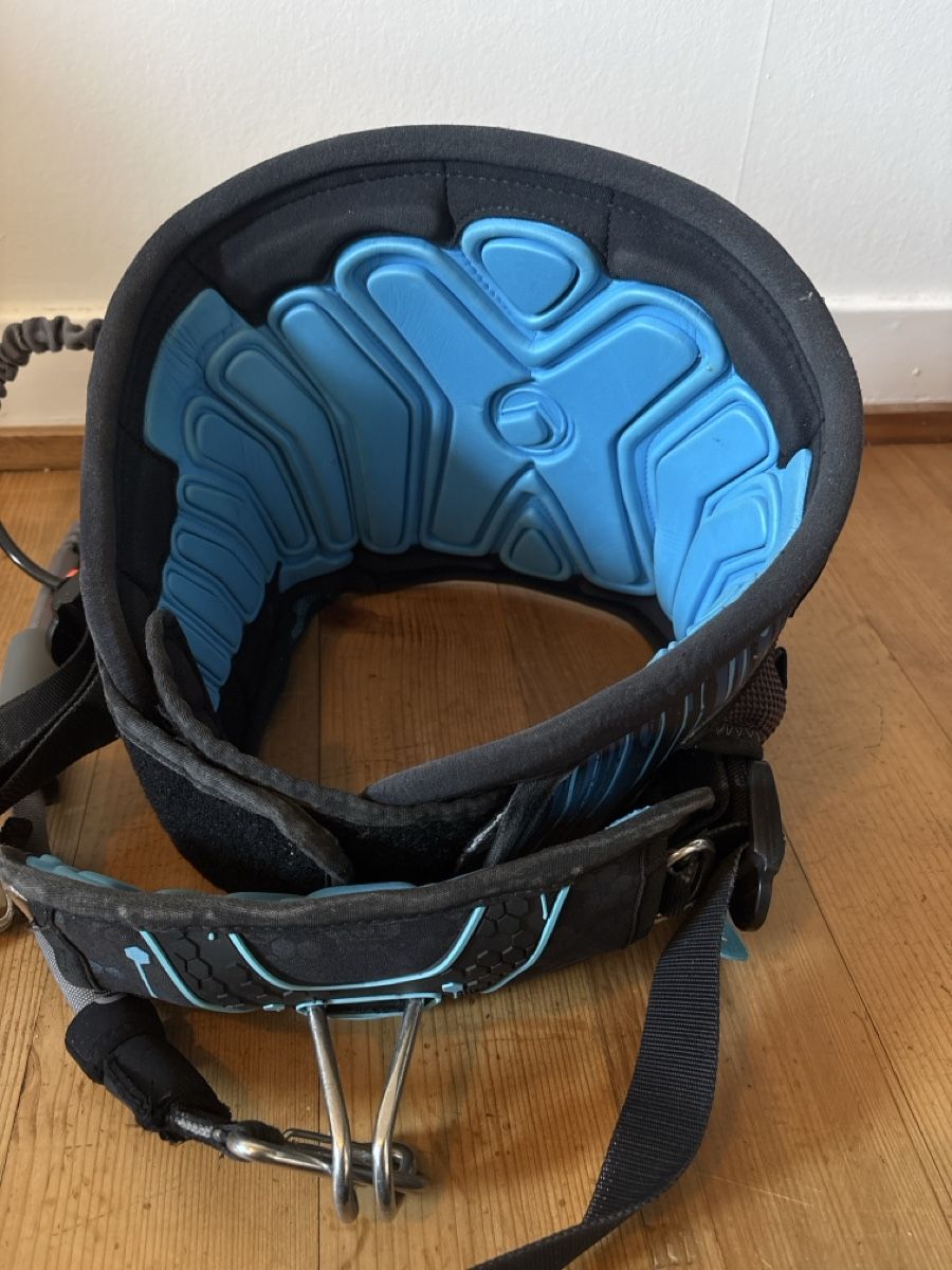 Kite: Kitesurf Hüfttrapez Liquid Force Harness – Gebraucht aus Winterthur von pumaschakal 3