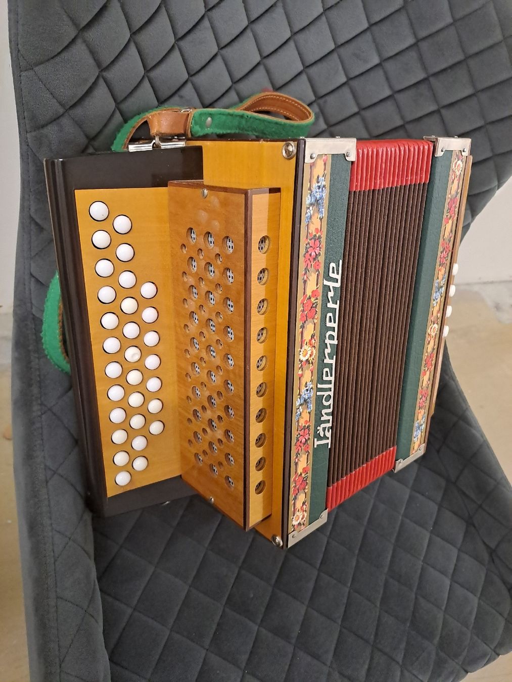 Musikinstrumente: schwyzerorgeli ton B – Gebraucht aus Villeneuve von BibiVintage 1