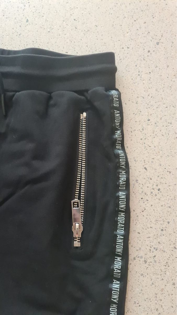 Pantaloni: Antony Morato Shorts – Usato da Zürich venduto da Kawasaki_7 2