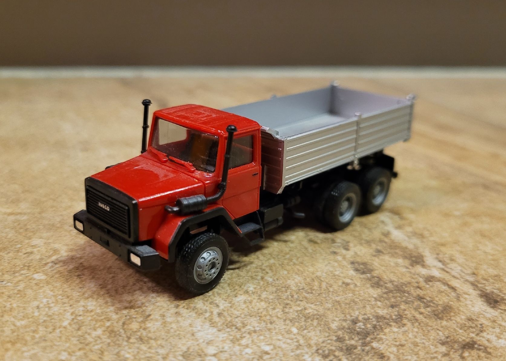 Herpa Kit di modellismo & Modellini statici: Herpa LKW's 1:87 – Usato da Hettiswil venduto da kuese85 8