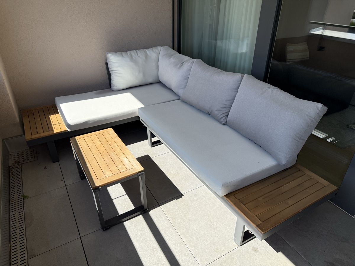 Divani: Grosse komfortable Gartenlounge mit kleinem Tisch – Usato da Bülach venduto da ale_sjd7