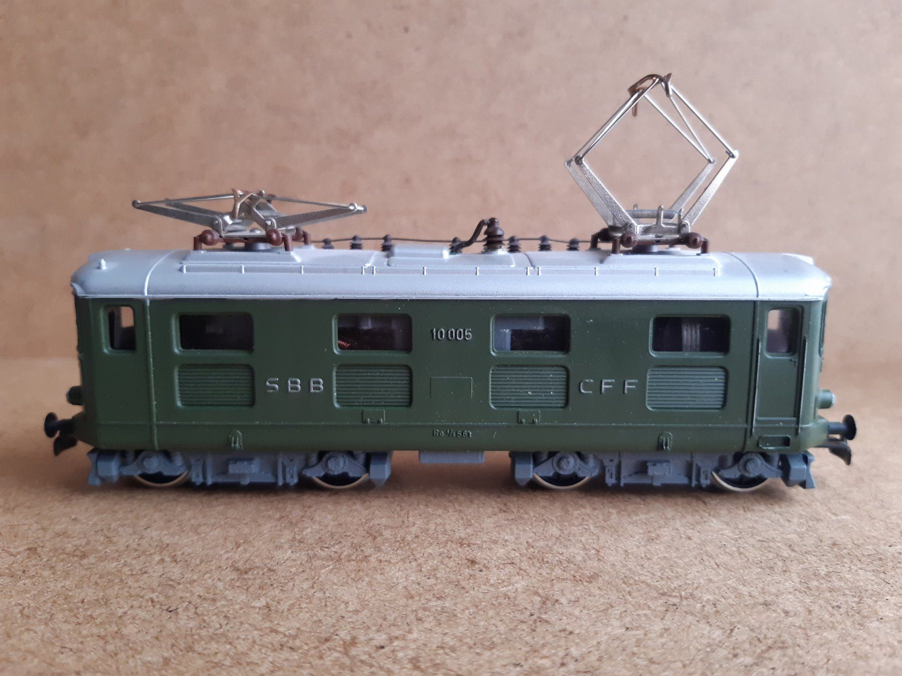 Kleinbahn Modellini di ferrovie: Kleinbahn H0 GS SBB Re 4/4 l – Usato da Greifensee venduto da Lotofbits