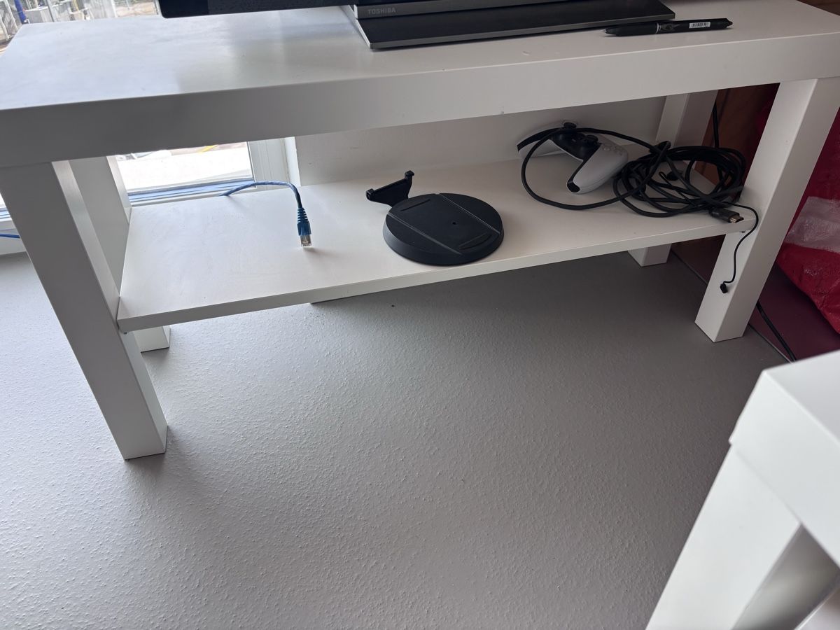 Ikea Tavoli: Table de télévision/ étagère – Usato da Chavannes-Renens venduto da ami_pr7x 1