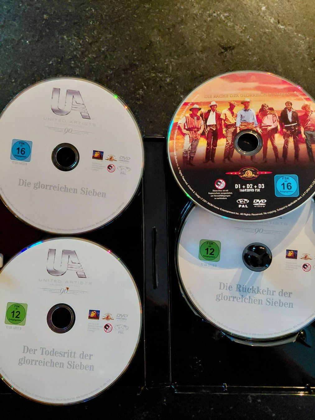 Tutti i DVDs: Die Glorreichen Sieben - Collection (4 DVD) – Usato da Bürchen venduto da fmr_v826 1