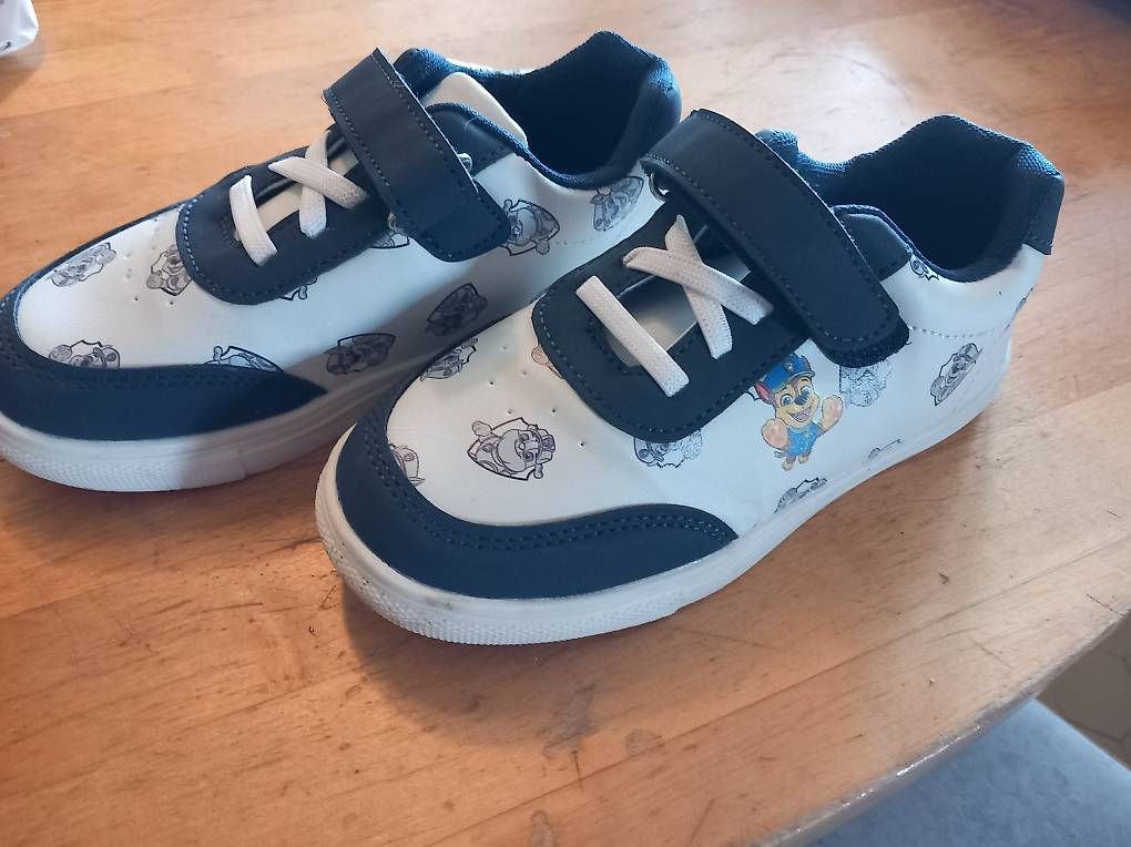Scarpe per ragazzi: Schuhe Gr. 28 – Usato da Gwatt (Thun) venduto da Tigi09