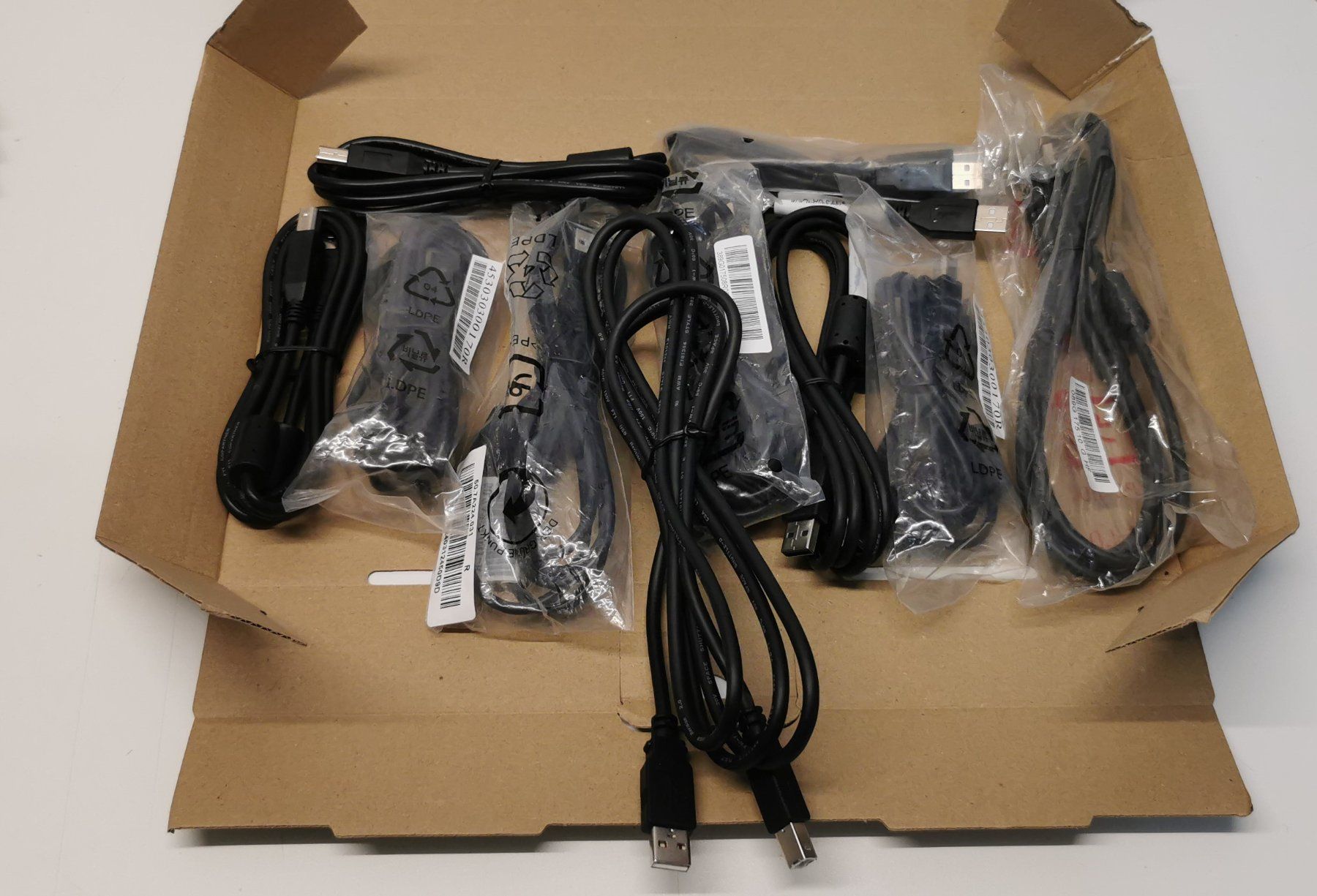 Cavi: USB Kabel div. Länge, 10 Stück – Nuovo (secondo la descrizione) da Oberwangen b. Bern venduto da Vittorio0
