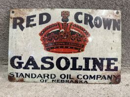 Red crown gasoline Tankstelle 