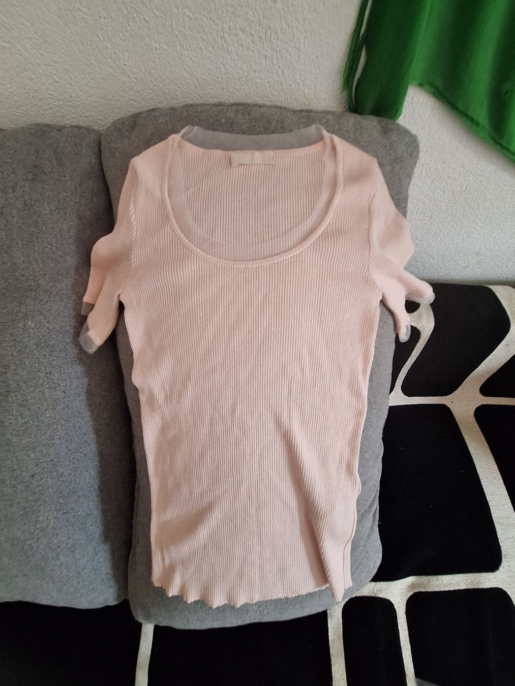 T-shirt: liujo pinko – Nuovo (secondo la descrizione) da Rovio venduto da pri_ml8y
