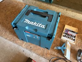 Makita RT 0702