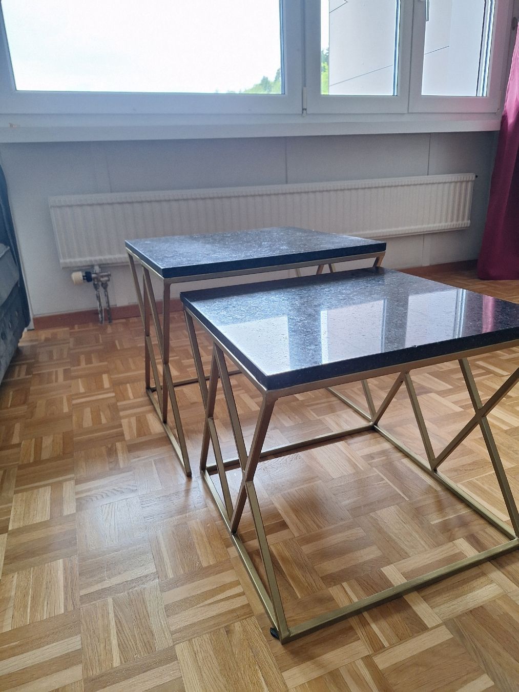Tavoli: 2er Set Echtstein Couchtische in Gold & Schwa – Usato da Baden venduto da lpe_9vw2 2