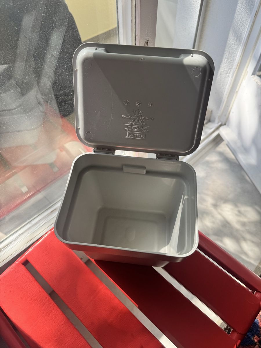 Ikea Recipients et similaires: 3L bin with lid - IKEA hallbar  – D'occasion à Zürich par kri_zhv2 1