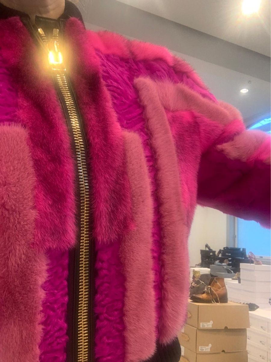 Tom Ford Giacche: Tom Ford Pelz Jacke – Nuovo e nell'imballaggio originale da Binningen venduto da Yuliya15 6