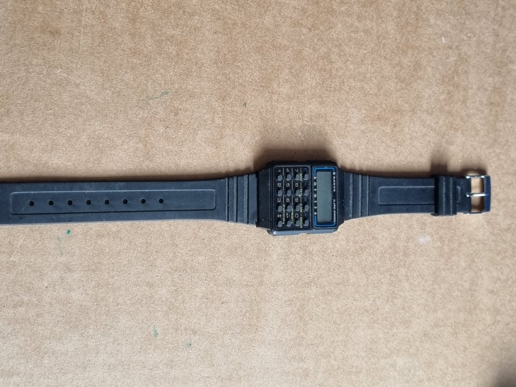Orologi: Sanyo Taschenrechner Uhr – Difettoso da Schaffhausen venduto da Leveron13 1