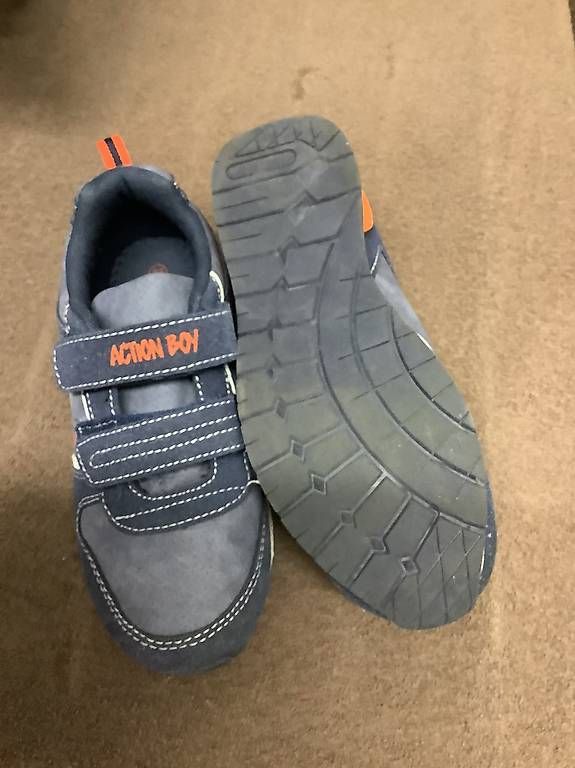 Dosenbach Scarpe per ragazzi: Guterhaltene Sneakers Gr. 35 – Usato da Lausen venduto da Re4649 2