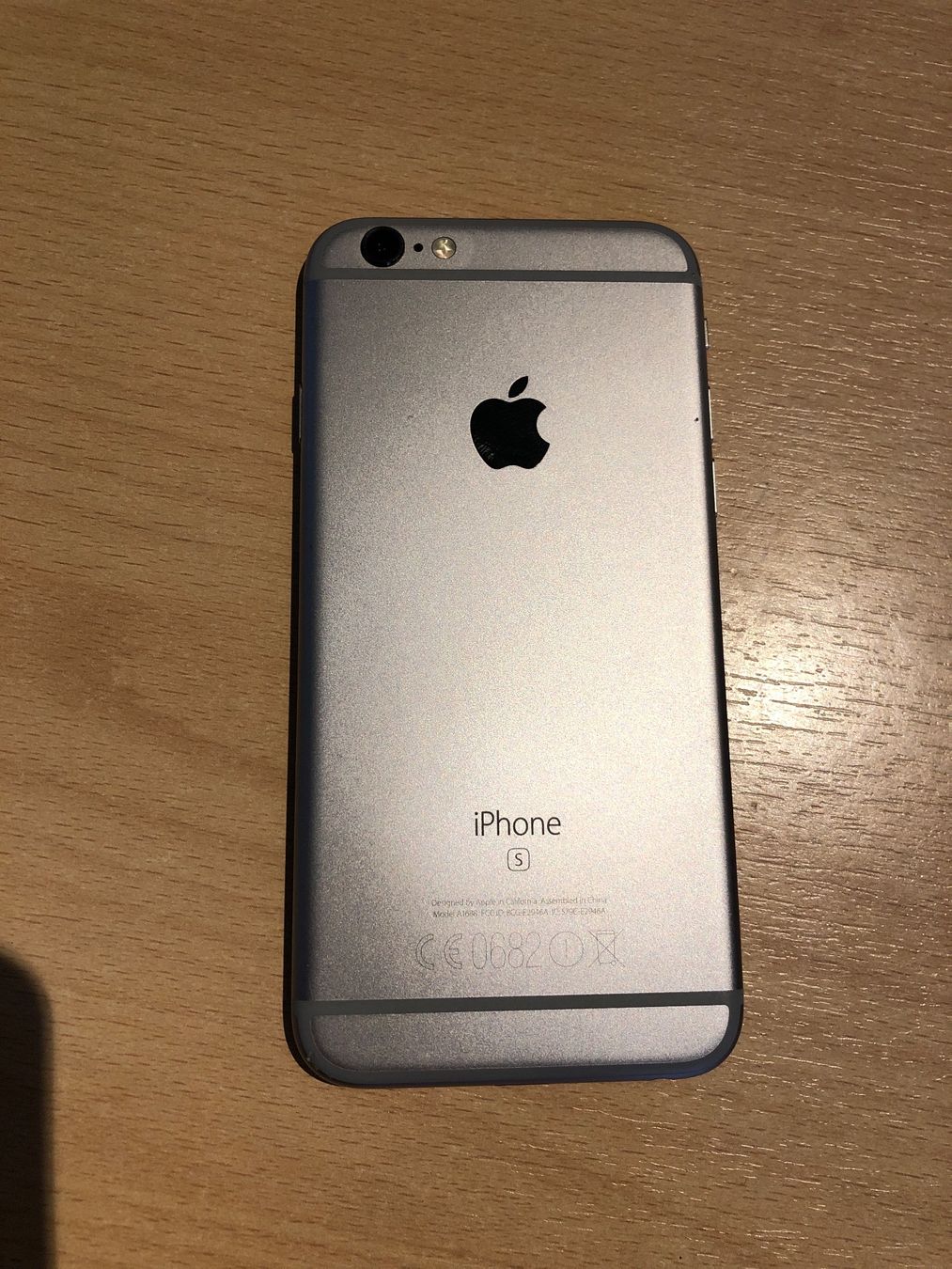 Apple Telefoni cellulari / Smartphones: iPhone 6s Silber – Usato da Attelwil venduto da Canelle67 1