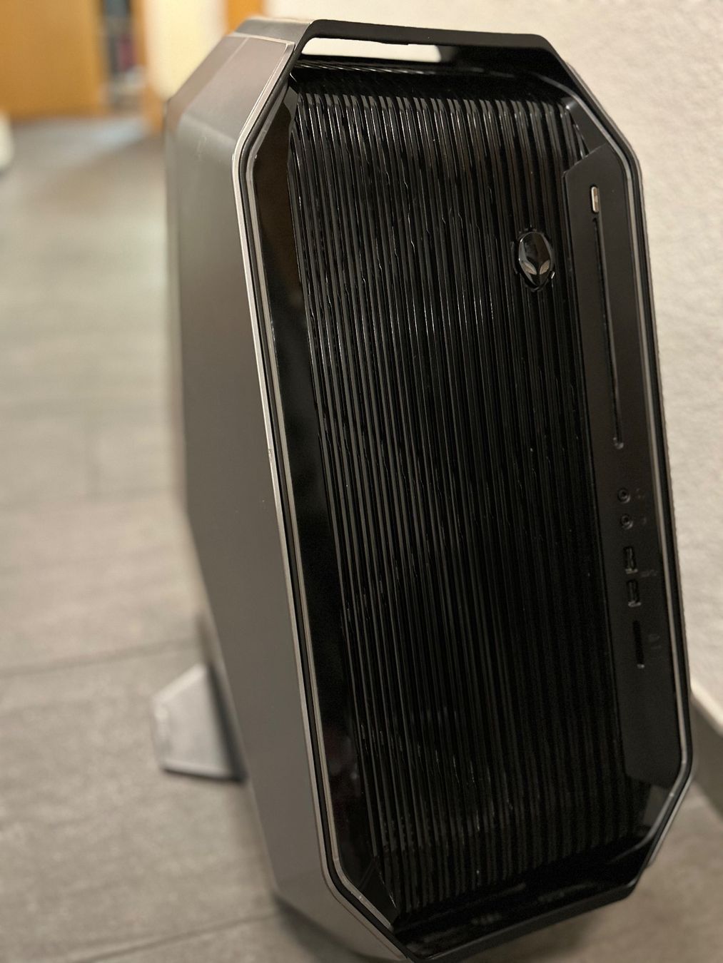 Alienware Area 51 R2 // RTX 3060TI/ I7 6850K/ 16GB DDR4 Ram (Gebraucht ...