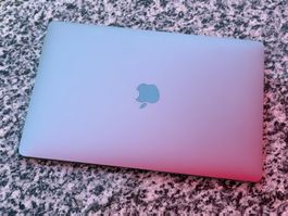 Apple MacBook Air, Space Gray, 13.3“, 1.6GH2/8GB/128GB