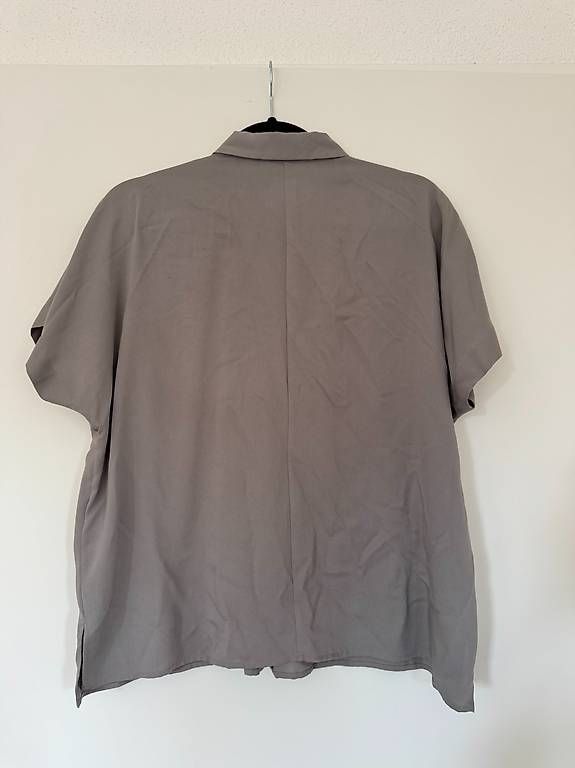 Camicette: UNIQLO Kurzarmbluse - Gr. S - Taupe – Usato da Effretikon venduto da alicebrunner 1