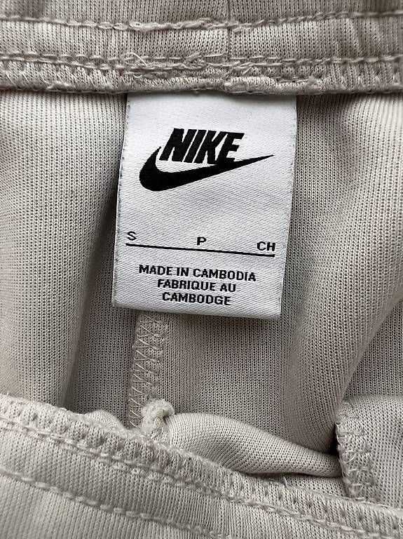 Pantaloni: Nike tech (bas) – Usato da Bussigny venduto da all_7l88 2