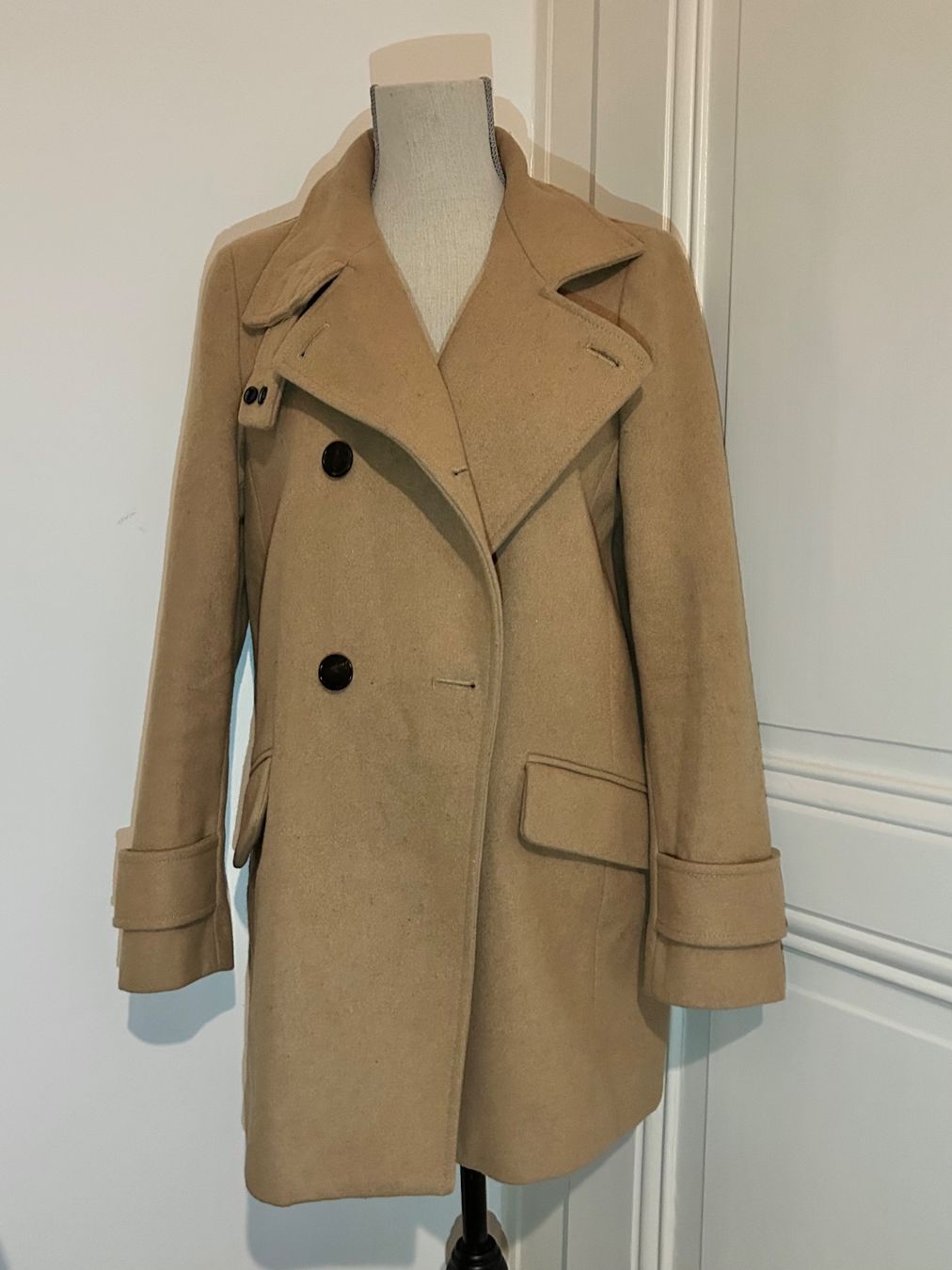 Mango Cappotti: Manteau Mango, taille M, 65% laine – Usato da Carouge GE venduto da Emilynette 1