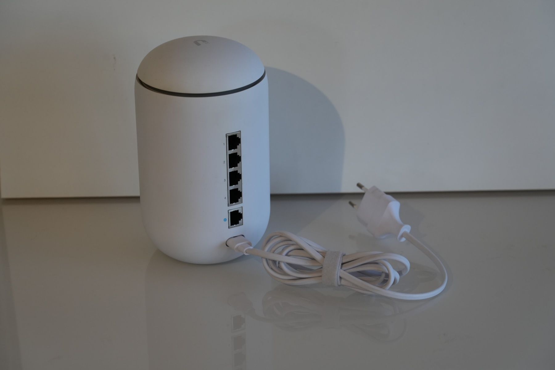 Unifi Modem & Router: UniFi Dream Machine (UDM) Router mit Access Point – Usato da Zihlschlacht venduto da grueslibaer 1