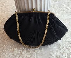 Elegante Vintage Abendtasche, schwarz mit Goldkette!