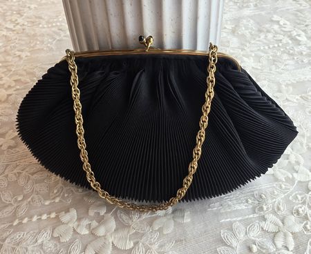 Elegante Vintage Abendtasche, schwarz mit Goldkette!
