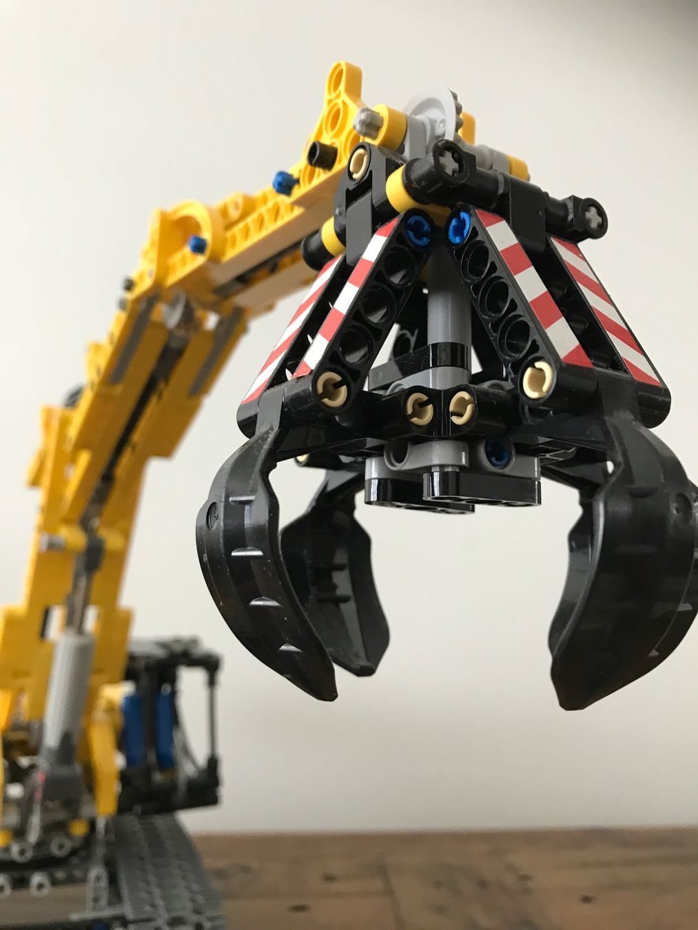 Lego Spielzeuge: Lego Raupenbagger Bagger 42006 – Gebraucht aus Rapperswil SG von cosiba01 3