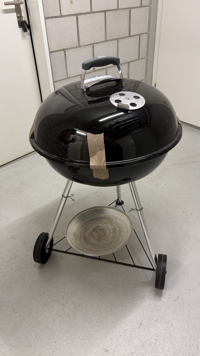 Weber Griglie: Weber Holzkohlengrill – Usato da Therwil venduto da Dispersion