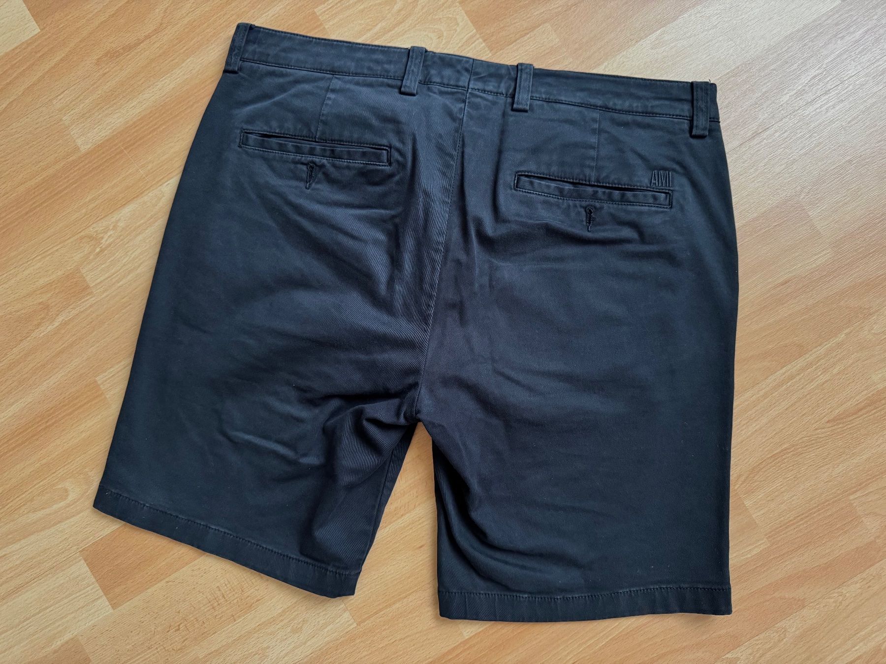 Pantaloni: Ami Paris Shorts Grösse M – Usato da Zürich venduto da cvds 3