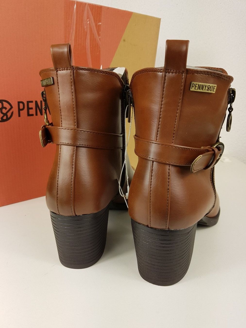 Chaussures femmes: SALE!! Elegante Stiefeletten braun Gr. 39 – Neuf avec emballage d'origine à Seuzach par VT-Collections1 5