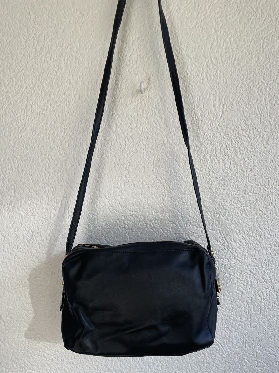 Liu Jo Borse da donna: Sac Liu Jo noir, clouté, élégant – Usato da Martigny venduto da Lea_lucci 6
