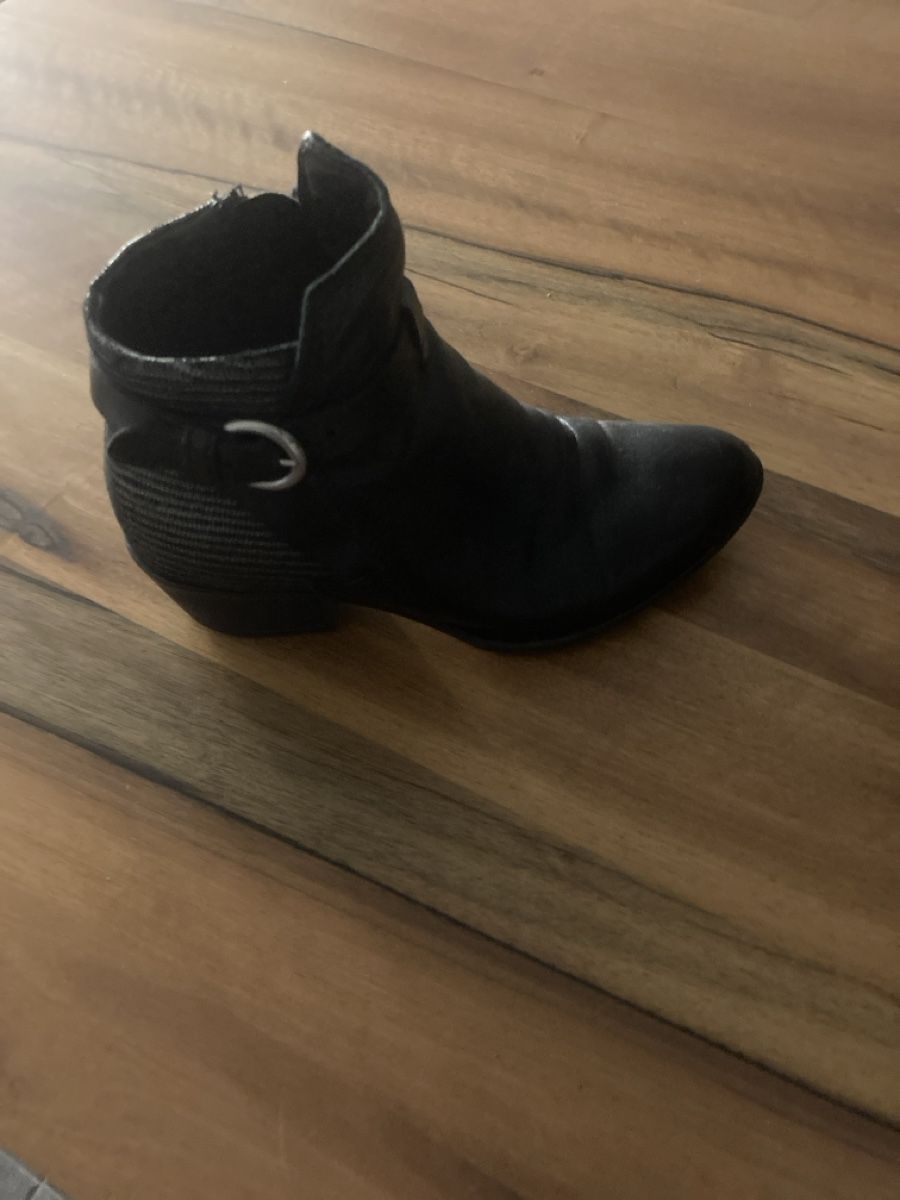Scarpe da donna: Schwarze Leder-Stiefeletten Gr. 36 – Usato da Niederscherli venduto da Doene0 1