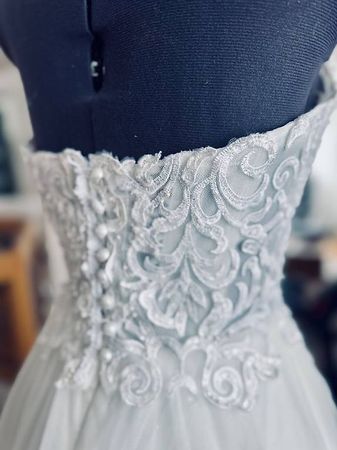 Zauberhaftes A-Linie Brautkleid mit Glitzertüll