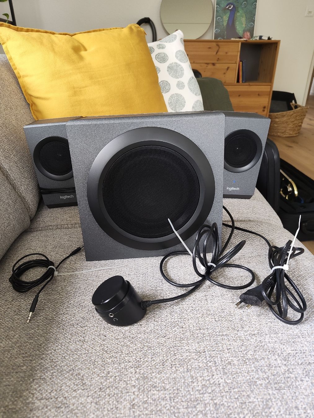Logitech Lautsprecher: Logitech Z337 | Bluetooth-Lautsprecher 2.1 – Neu (gemäss Beschreibung) aus Lachen SZ von Kamelfluesterer