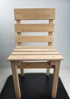 Holzstuhl / Kinderstuhl – Handarbeit, massiv