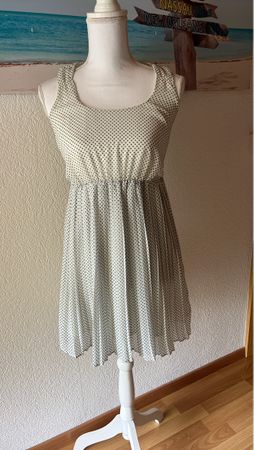 Pull&Bear Kleid mit Pünktchenmuster, Gr. S, Sommerlich!