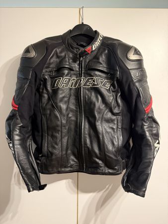 Dainese Lederkombi schwarz/rot
