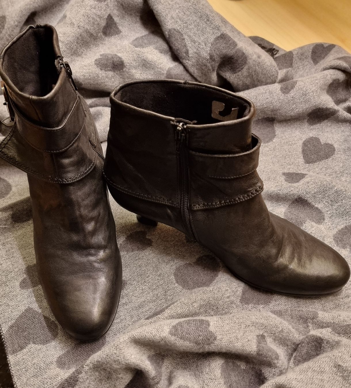Gabor Scarpe da donna: kurze Stiefeletten – Usato da Jenaz venduto da dursch