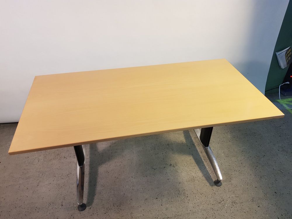 Scrivanie: PALMEGA Schreibtisch – Usato da Münchenstein venduto da tsp01